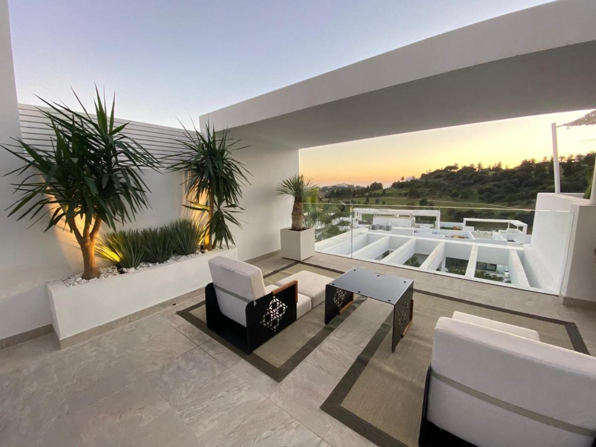 Siempre Mas Penthouse Atalaya Hills Golf Marbella 2 Large Bedrooms 4 Guests Estepona Exterior photo